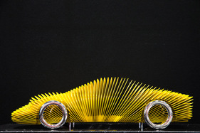 … werden kunstvolle Sportwagen.