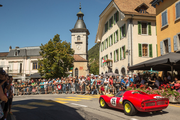 ... wie in einem prall gefüllten Theater.
