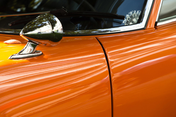 … zeigt der Miura seinen aerodynamischen Strömungslauf auch in der Spiegelung.