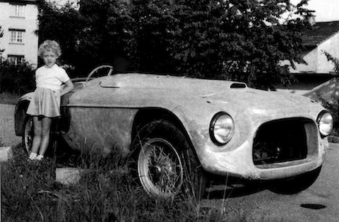 Ferrari 166 MM von 1949, fotografiert nach dem Fund 1970 - auf dem Bild die damals noch junge Tochter des Autoren
