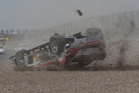 Ueberschlag am ADAC-GT-Masters am Sachsenring vom 15.5.2011 eines Mercedes SLS mit Robert Renauer.