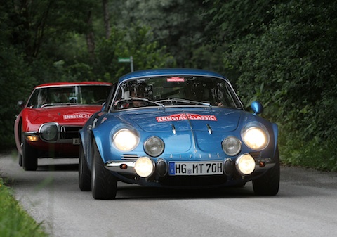 Alpine A110 1600 S vor Toyota 2000 GT