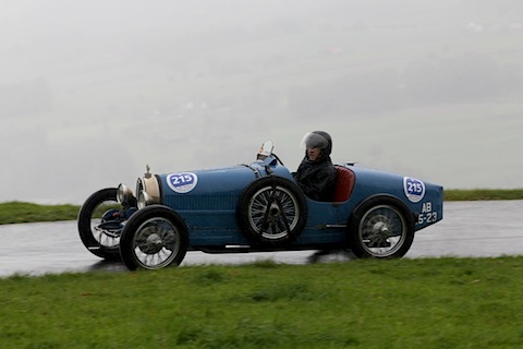 Bugatti Typ 35 A von 1926 an der Gedenkfahrt zum Michaelskreuzrennen 2011