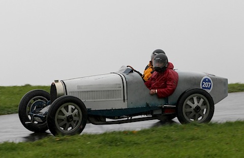 Bugatti Typ 35 B von 1927 an der Gedenkfahrt Michaelskreuz 2011