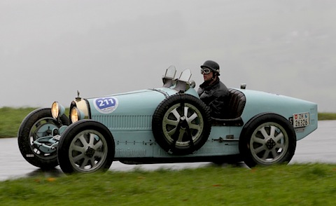 Bugatti Typ 35 von 1926 an der Gedenkfahrt zum Michaelskreuzrennen im Jahre 2011