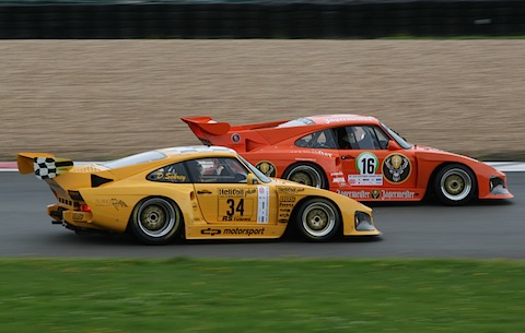 Revival der Deutschen Rennsportmeisterschaft am AVD Oldtimer Grand Prix - Porsche 935 im Fight