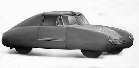 Der Sportwagen-Eigenbau eines deutschen Türftlers aus dem Jahre 1949 - VW-Technik als Basis und eine aerodynamisch geformte Karosserie mit Flügeltüren