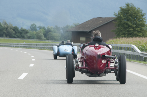 Alfa Romeo P3 und Talbot-Darracq auf der Autobahn