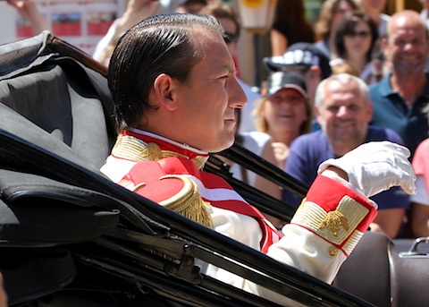 Der "Kaiser Robert Heinrich I." alias Robert Palfrader an der Ennstal Classic 2011