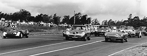 G.S.M. Flamingo beim Renneinsatz im Jahre 1964 - die beiden Fahrzeuge wurden 2. und 3. beim 6-Stunden-Ausdauerrennen von Kyalami