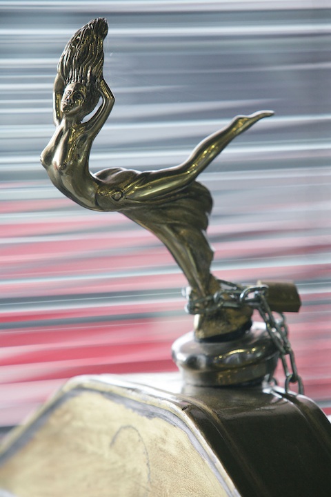 Kühlerfigur auf dem Lancia Lambda