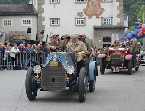 Lohner-Porsche von 1901 beim Gaisbergrennen 2011 - Rückkehr vom Stadt-Grand-Prix