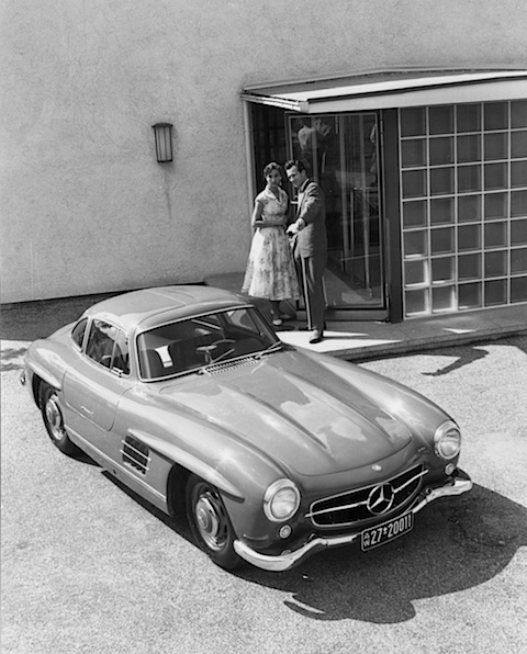 Artikelbild Wie man die Türe eines Mercedes 300 SL aus dem Jahre 1955 öffnet