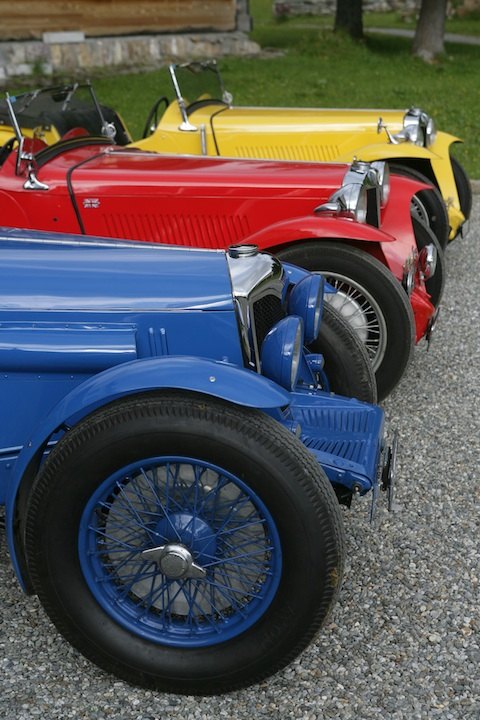 Riley Special von 1933, MG TC von 1947 und 1948 - Treffen in Blau-Gelb-Rot