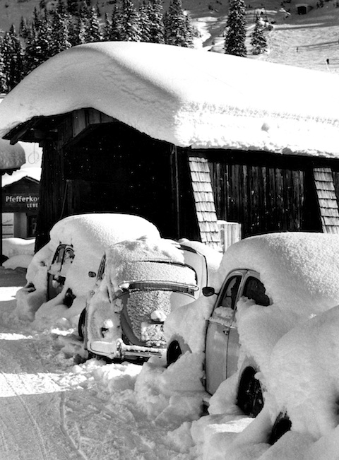 Artikelbild Der omnipräsente VW Käfer im europäischen Strassenbild
