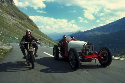 Begregnung am Klausen im Jahr 2002 - Bugatti 35 B und Motosacoche