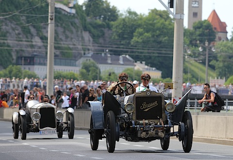 Brasier vor einem Buick auf dem Stadt-GP beim Gaisbergrennen 2012