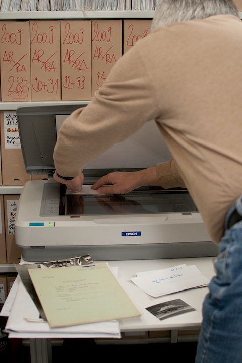 Manuelles Scannen von Fotos und Prospekten