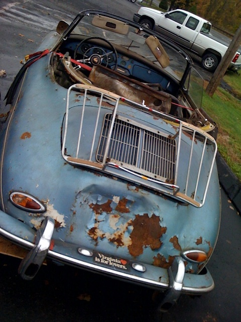 Beschädigter Porsche 356 mit Chassisnummer 1021 und viel Reperaturaufwand