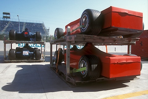 Transport der Formel-1-Wagen im Jahre 2002