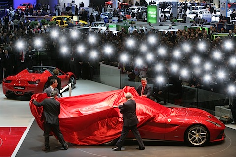Enthüllung des Ferrari F12 am Genfer Automobilsalon 2012