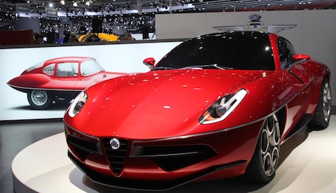 Alfa Romeo Disco Volante II am Genfer Autosalon 2012 vor dem Original aus den Fünfzigerjahren