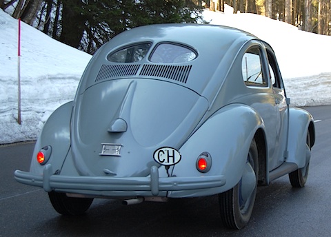 VW Käfer von 1949 - von Hand lackiert