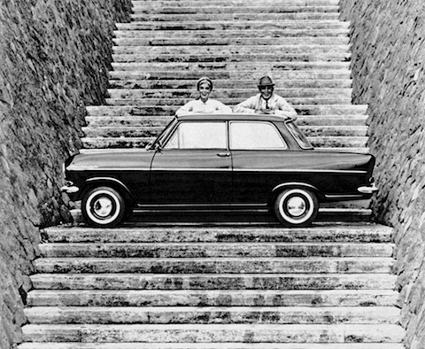 Artikelbild Vom geräumigen Auto und dessen Platzbedarf