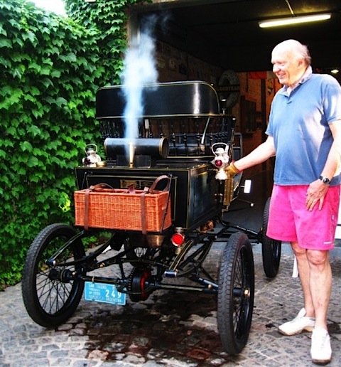 Betätigung der Dampf-Pfeife beim Rochester Steamer