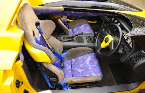 Interieur des Lotus M200 Speedster von 1991.jpg