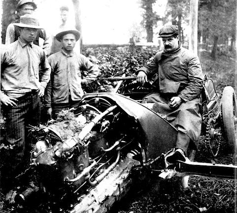 Louis Chevrolet nach Unfall beim Van de Built Cup