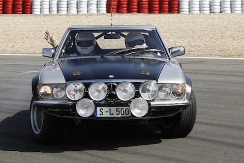 Artikelbild Driften im Mercedes-Benz 500 SL Rallye
