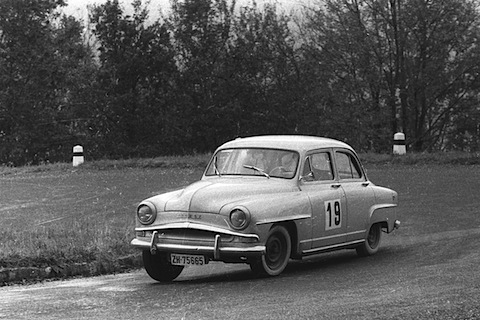 Artikelbild Der sportliche Simca Aronde beim Bergrennen