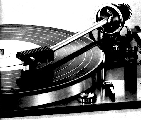DUAL Plattenspieler im Jahr 1972