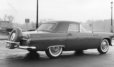 Ford Thunderbird von  1956 mit freistehendem Reserverad