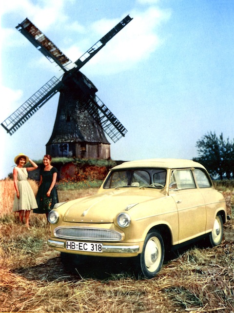 Lloyd Alexander TS von 1959 vor Windmühle