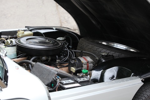 Reserverad beim TVR 3000 S vorne im Motorraum