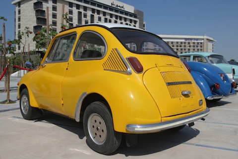Subaru 360 - frühes Auto vom japanischen Hersteller, gebaut von 1958 bis 1971
