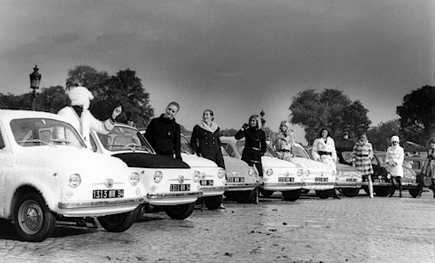 Versammelte Pelz-Autos auf dem Place de la Concorde in Paris im Jahr 1968