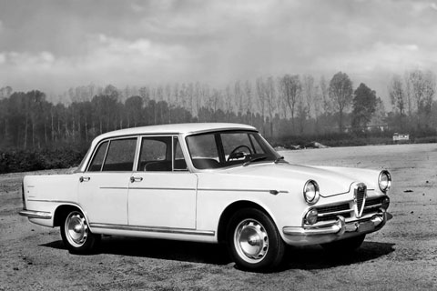 Alfa Romeo 2000 Berlina von 1958