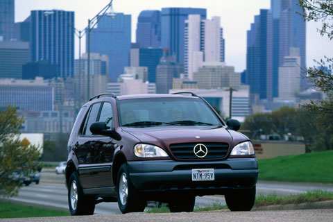 Mercedes-Benz ML 320 von 1988 (© Daimler AG)