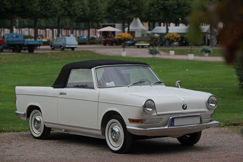 BMW 700 Cabriolet von 1962 an der Classic Gala Schwetzingen 2017
