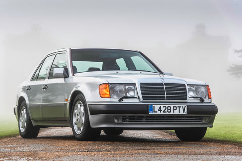 Mercedes-Benz 500E von 1993 ex Rowan Atkinson - Silverstone Auctions 2018