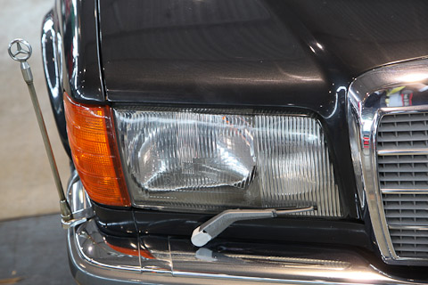 Abstandswarner an einer Mercedes-Benz S-Klasse