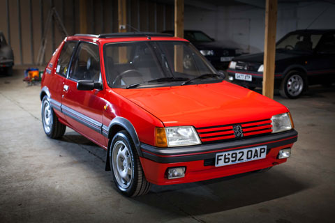 Peugeot 205 GTI 1.9 von 1988 (© Silverstone Auctions)