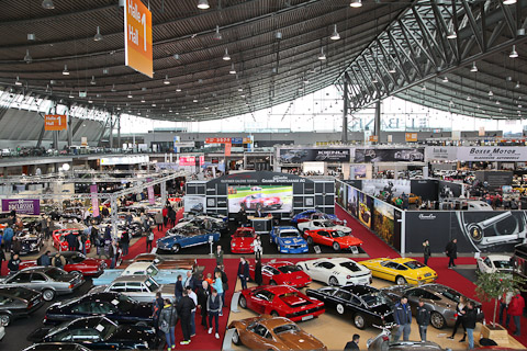 Halle 1 der Retro Classics Stuttgart 2018