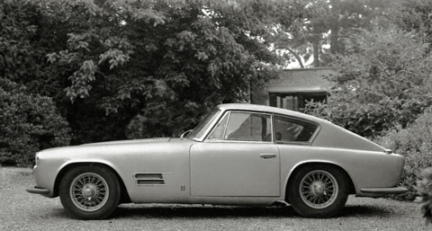 Seitliche Ansicht des Jaguar XK140 SE FHC Michelotti (© Bonhams)