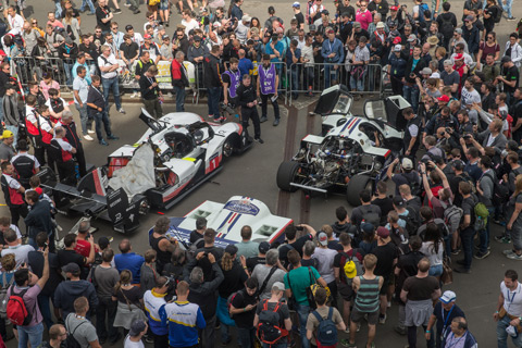 Grosses Publikumsinteresse für die beiden Porsche 956 und 919 (© Daniel Reihnhard)