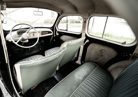 Interieur des Renault 4 CV von 1960
