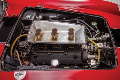 Motorhaube ohne Scharniere beim Ferrari 250 GT Tour de France (© RM/Sotheby's)